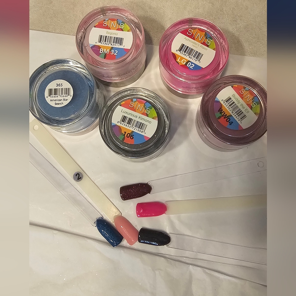 French Nail Tips Set with Assorted Dipping Powders - Picture 7 of 11